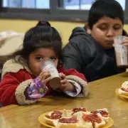 Aument la cantidad de estudiantes que reciben el almuerzo en las escuelas estatales