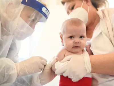 bebe-vacuna-covid