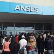 En Jujuy, pidieron hasta $5 mil por hacer fila en la puerta de la Anses