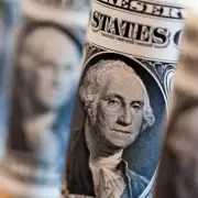 El dólar blue supera los $1.000 a la espera de medidas económicas