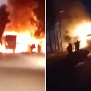 Jujuy: un camión que trasladaba duraznos se incendió por completo en la ruta 45