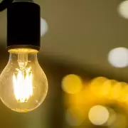 El Gobierno dispuso una suba de hasta 120% en el precio de la luz para los usuarios de mayores ingresos