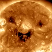 La NASA fotografió al sol "sonriendo" y se lo ve adorable: hubo una catarata de memes