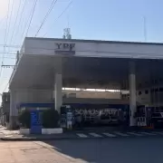 Tras el aumento de YPF, Gobierno y petroleras acuerdan congelar precios de combustibles hasta el 31 de octubre