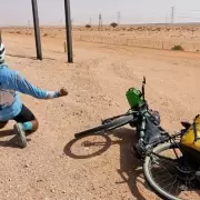 Llegaron a Qatar los cordobeses que partieron en bicicleta para ver el Mundial