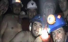 Mineros de San José atrabados en 2010 tras un derrumbe