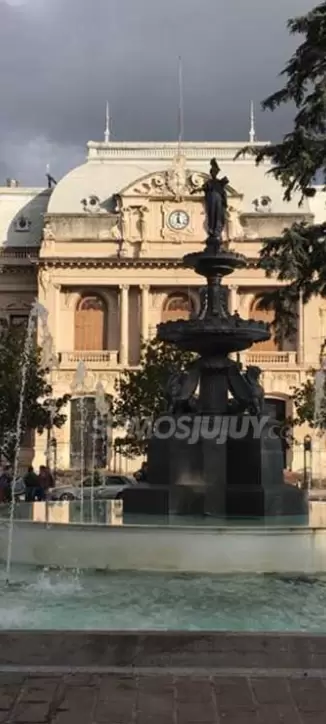 Casa de Gobierno y Plaza Belgrano