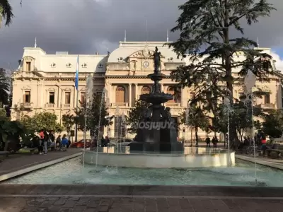 Casa de Gobierno y Plaza Belgrano