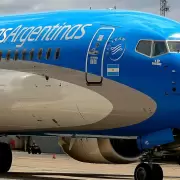 El decreto de Milei prevé ceder las acciones de Aerolíneas Argentinas a sus trabajadores
