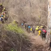 Salta y Jujuy prosiguen con los operativos de sofocación de incendios forestales en Valle Morado