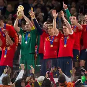 En 2010, España perdió en el debut y fue campeón Mundial