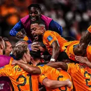 Países Bajos le ganó 3-1 a Estados Unidos y clasificó a cuartos