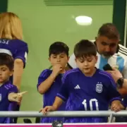 Las travesuras de los hijos de Lionel Messi que incomodaron a un jeque árabe en la previa del partido