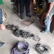 Robaron cables de una antena de telefonía en La Esperanza y los atraparon