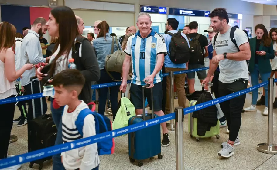 Hinchas argentinos viajan a Qatar