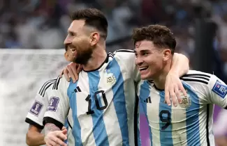 Lionel Messi y Juli�n �lvarez