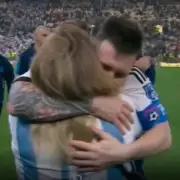 La historia de la cocinera de la Selección que abrazó a Messi en los festejos