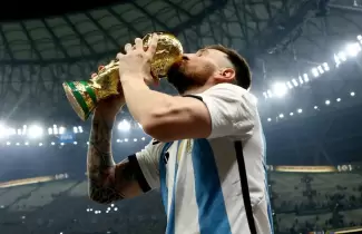 messi con la copa del mundo