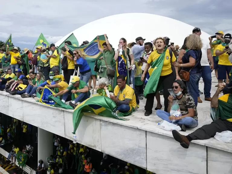 Bolsonaro aseguró este lunes que el asalto por parte de sus simpatizantes a las instituciones democráticas fue 