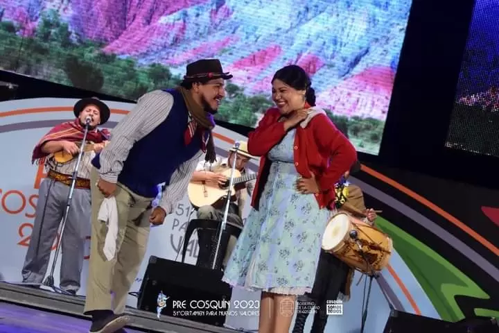 Daniela del Castillo y Brian Caliva - pareja de baile tradicional