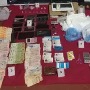 Allanaron un domicilio en Ledesma donde vendían drogas y detuvieron a cuatro personas