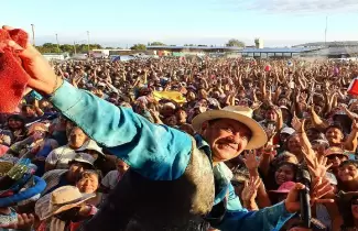cesar grupo felicidad