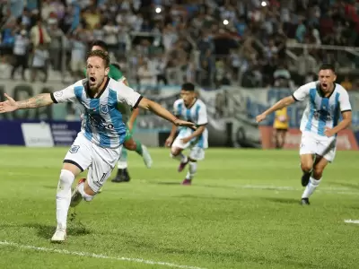 Brandan festeja su gol ante Ferro en el empate 1 a 1 del pasado 10 de febrero