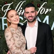 Lindsay Lohan sorprendió al anunciar que espera su primer hijo con Bader Shammas