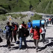 Solicitan que los peregrinos lleven agua potable para el ascenso a Punta Corral