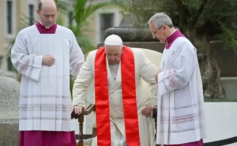 Papa Francisco en la misa dle domigno de ramos