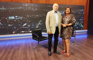 Guillermo Jenefes y Claudia Figueroa en Detr�s de las noticias