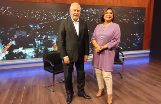 Guillermo Jenefes y Claudia Figueroa en Detr�s de las noticias