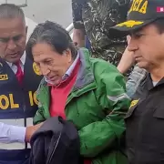 Estados Unidos extraditó a Perú al expresidente Alejandro Toledo: llegó esposado y será juzgado por corrupción