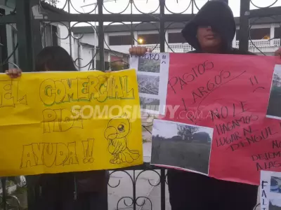 Protesta de alumnos del Comercial 2 de Palpalá