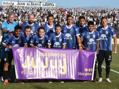 Formaci�n de Gimnasia de Jujuy ante Chaco For Ever