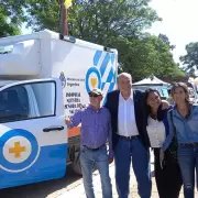 Rubén Rivarola y Guillermo Jenefes entregaron una ambulancia en Palma Sola