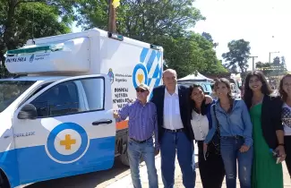 Entrega de ambulancia en Palma Sola