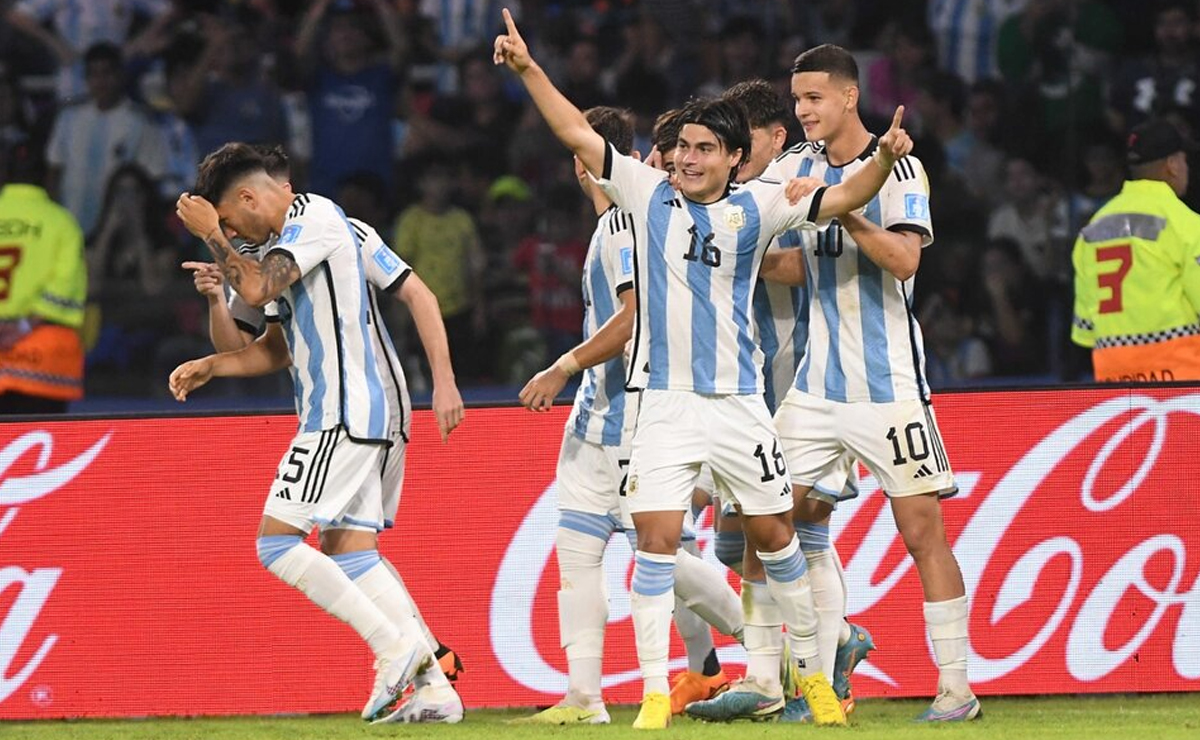 La Selección Argentina goleó a Guatemala y se clasificó a los octavos