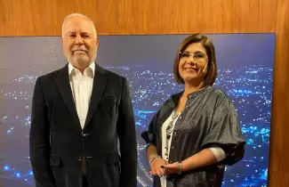 Guillermo Jenefes y Claudia Figueroa en Detrs de las noticias