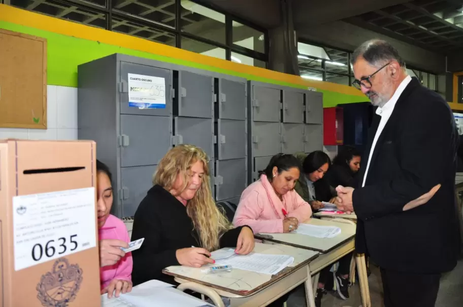 Raúl Jorge votó en el José Hernández