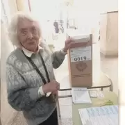 Tiene 94 años y fue a votar: "Vine a cumplir con mi deber"
