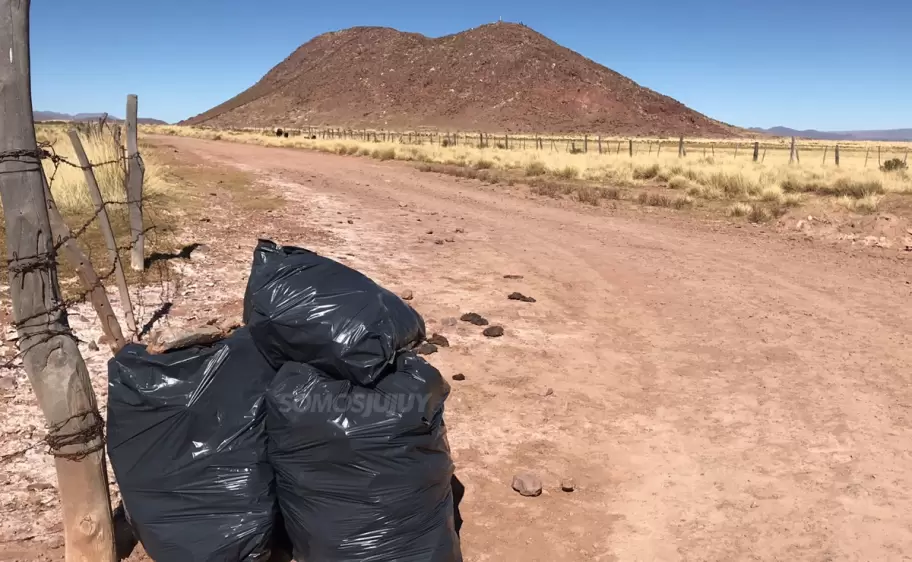 Limpieza del cerro en Abra Pampa