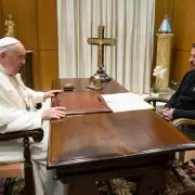 Zelensky le pidió al Papa que condene los crímenes de Putin: “No puede haber igualdad entre víctima y agresor”