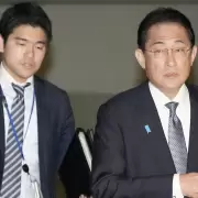 El primer ministro japonés echó a su hijo del gobierno tras una polémica fiesta