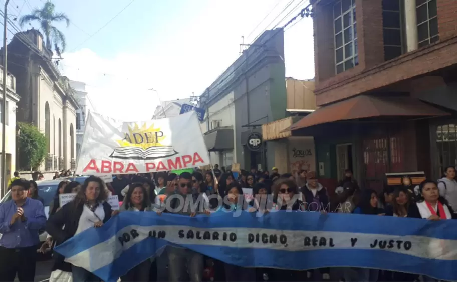 Docentes de Abra Pampa en la movilizacin
