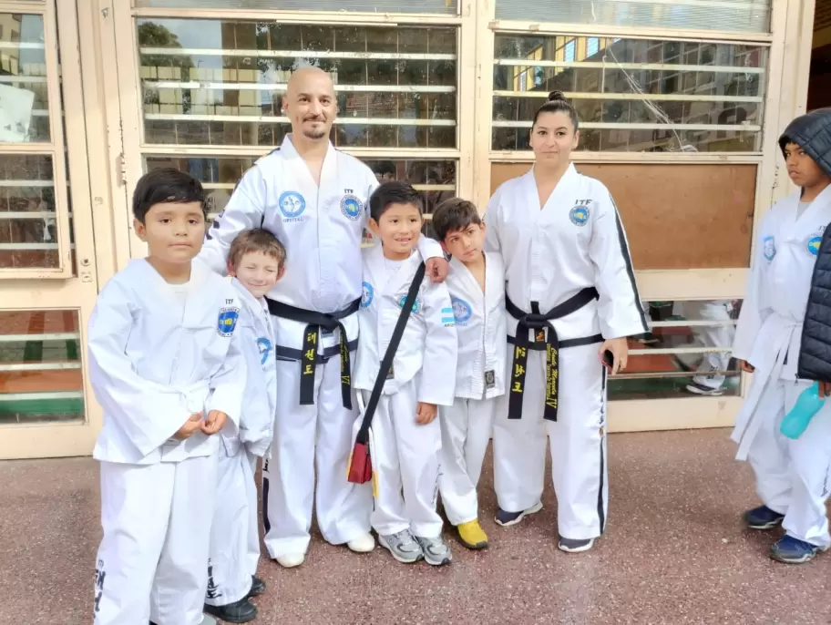 Participacin de los nios y escuelas de taekwondo