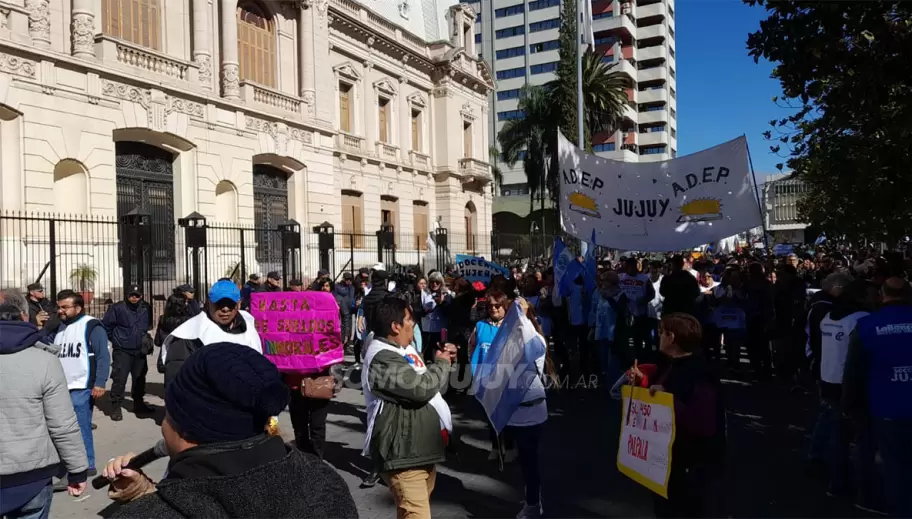 Marcha a Casa de Gobierno