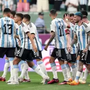 Con goles de Lionel Messi y Germn Pezzella, la Seleccin Argentina le gan 2-0 a Australia