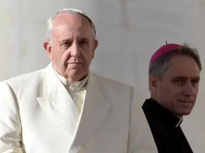 Papa Francisco y el obispo alem�n Georg Ganswein