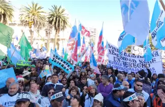 Masiva movilizaci�n en Jujuy (Foto: Apuap)